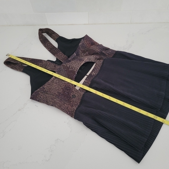 Lululemon City Tank Top Pleated Peplum Golden Godess Cashew Multi Black Brown 8 - Picture 8 of 9